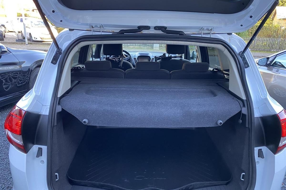 Ford-C-MAX-2015-5