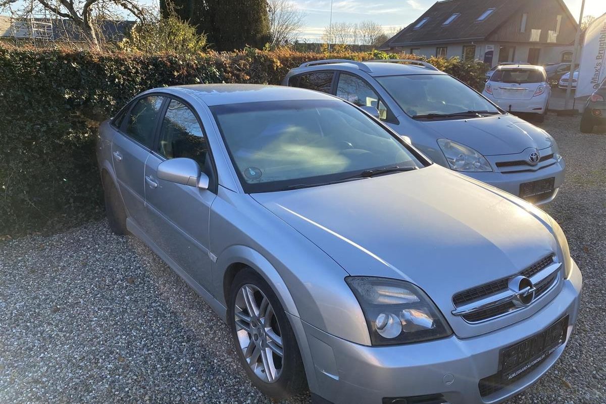 Opel-Vectra-2003