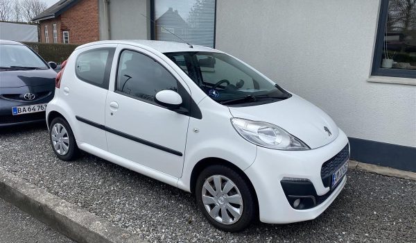 Peugeot-107-2014