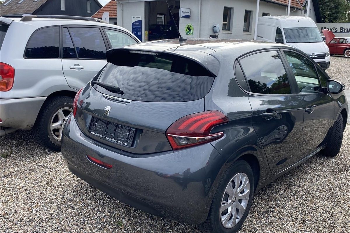 Peugeot-208-2017-2