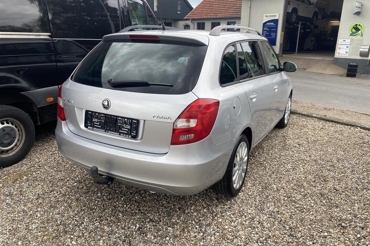 Skoda-Fabia-2015-2