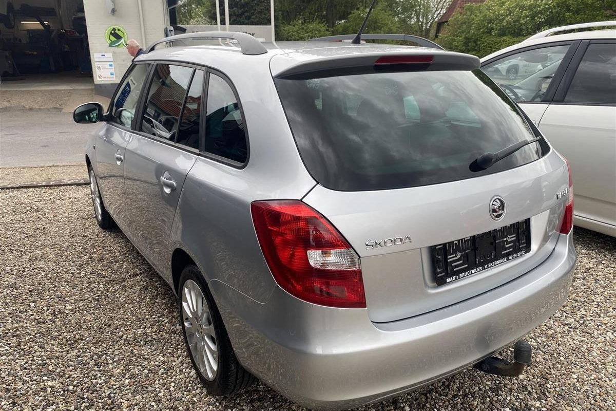 Skoda-Fabia-2015-3
