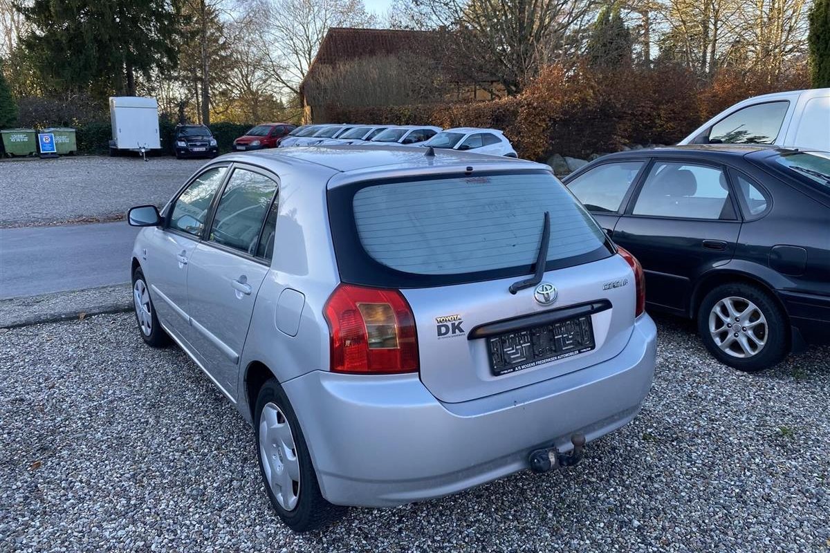 Toyota-Corolla-2004-1