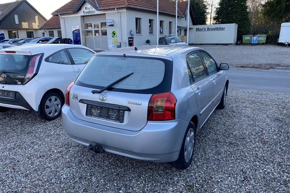 Toyota-Corolla-2004-2