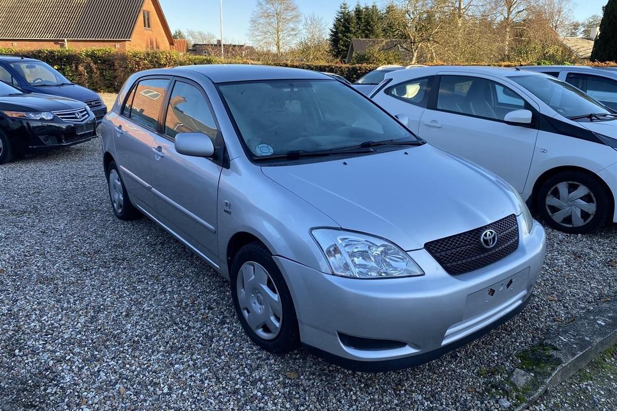 Toyota-Corolla-2004-3