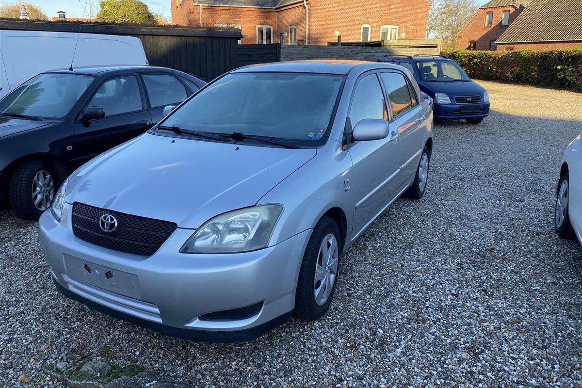 Toyota-Corolla-2004-4