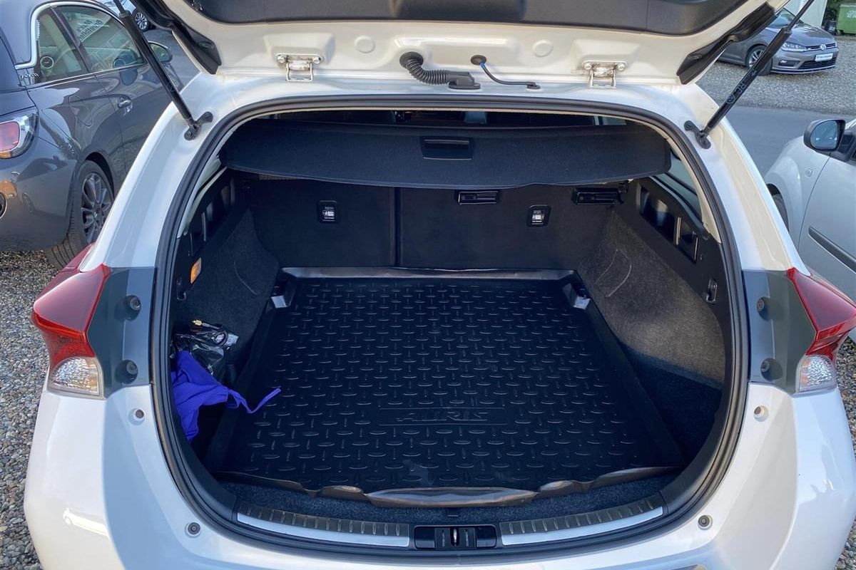 Toyota-Auris-2018-4