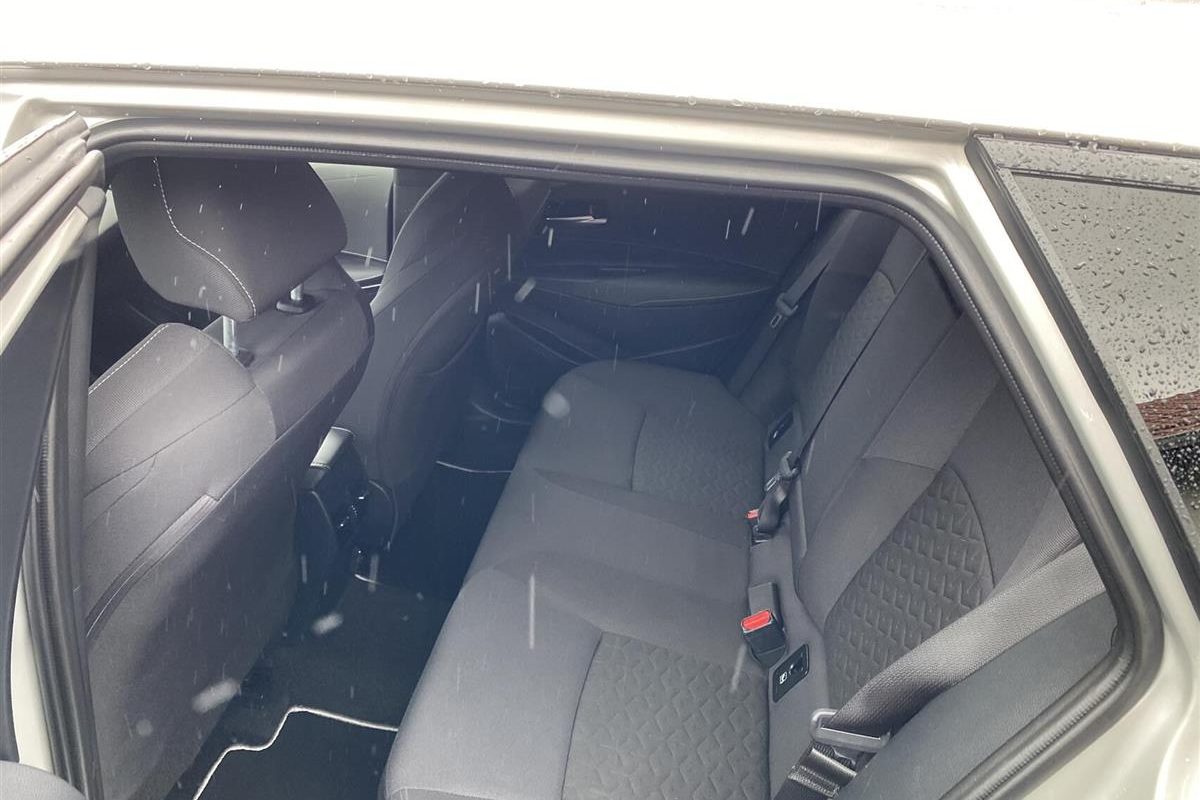 Toyota-Corolla-2020-10