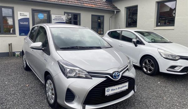 Toyota-Yaris-2014