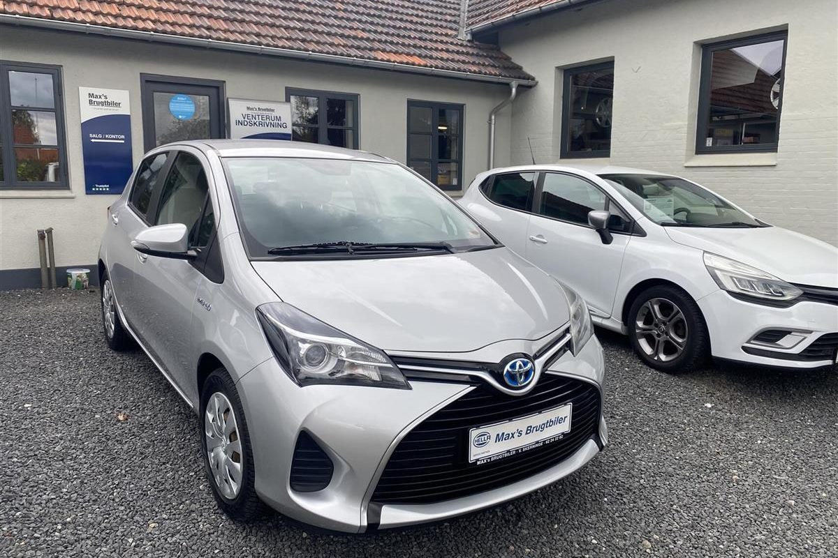 Toyota-Yaris-2014