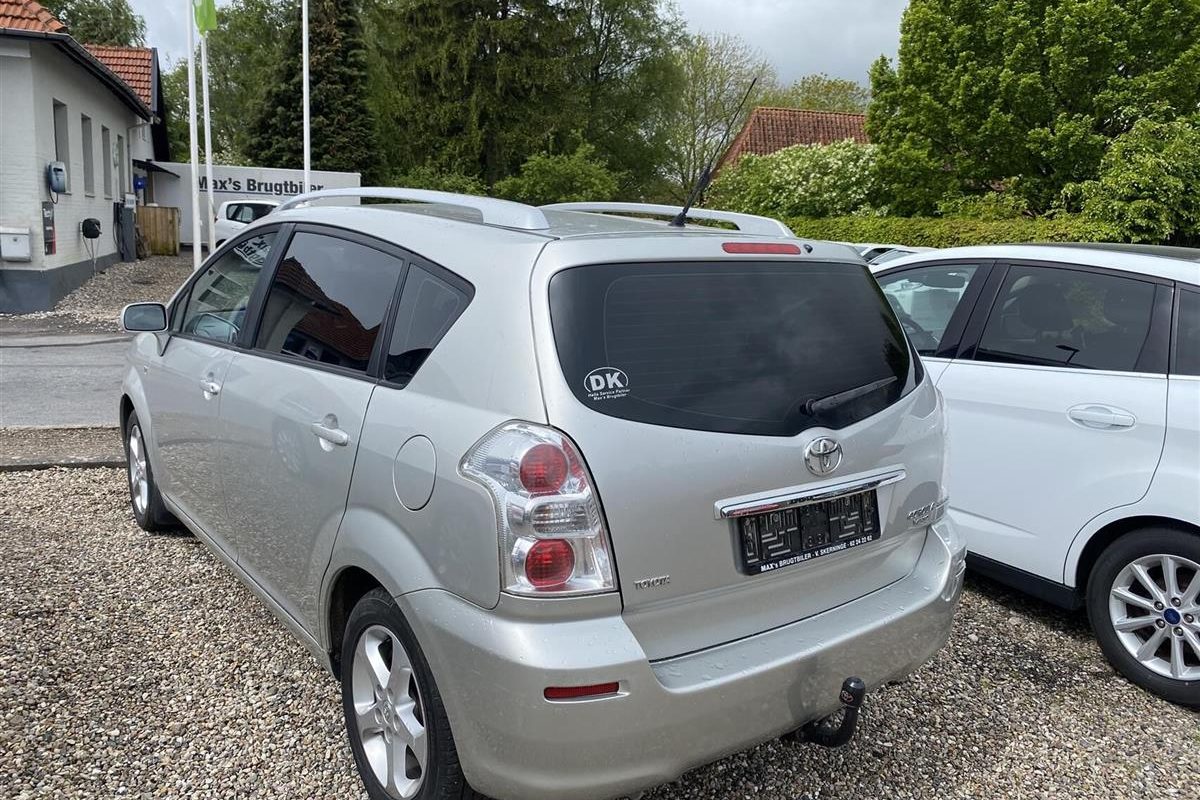 Toyota-Corolla Verso-2007-1