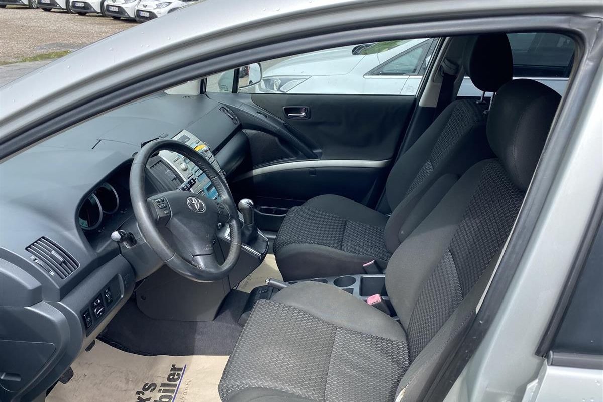 Toyota-Corolla Verso-2007-4