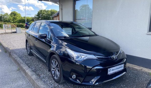 Toyota-Avensis-2016