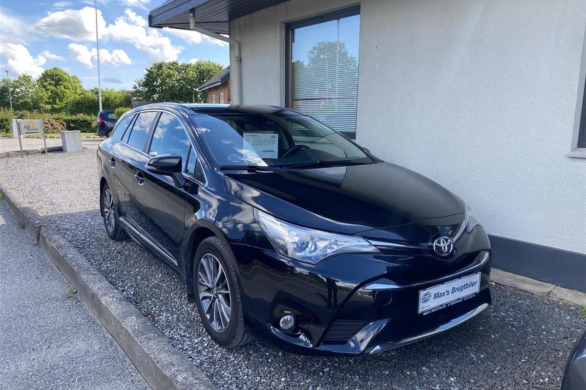Toyota-Avensis-2016