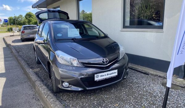Toyota-Yaris-2011