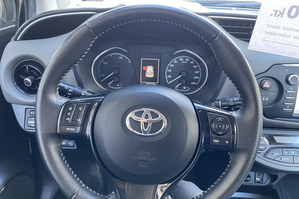 Toyota-Yaris-2019-7