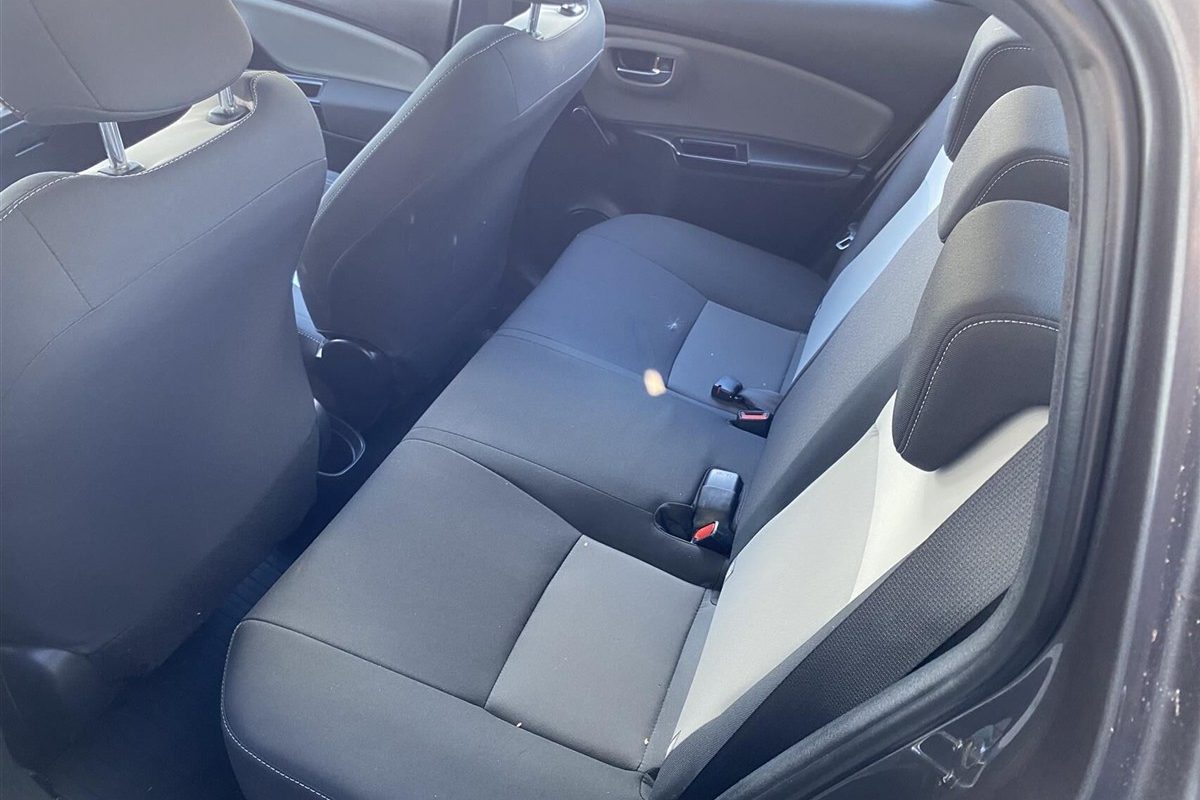 Toyota-Yaris-2019-9