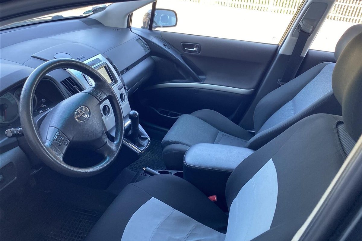 Toyota-Corolla Verso-2006-2