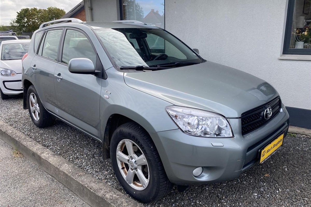 Toyota-RAV4-2007-11