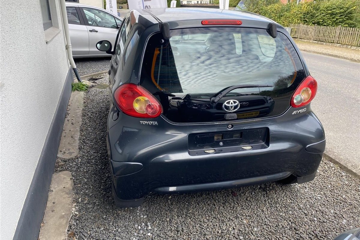 Toyota-Aygo-2008-3