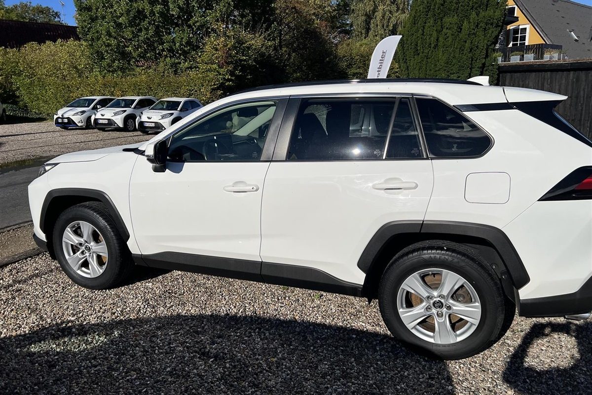 Toyota-RAV4-2019-2