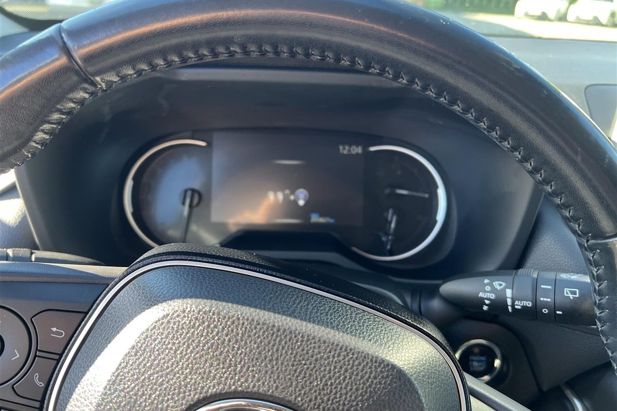 Toyota-RAV4-2019-6