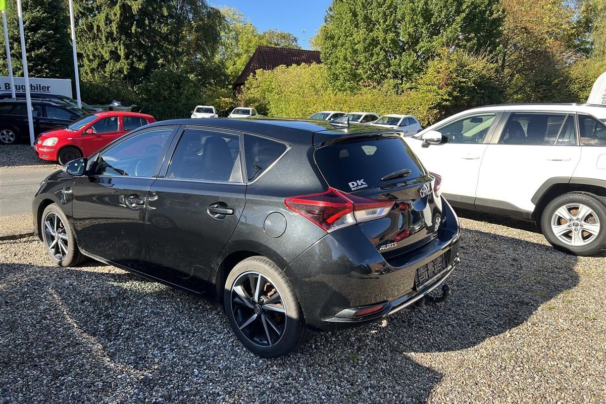 Toyota-Auris-2018-2