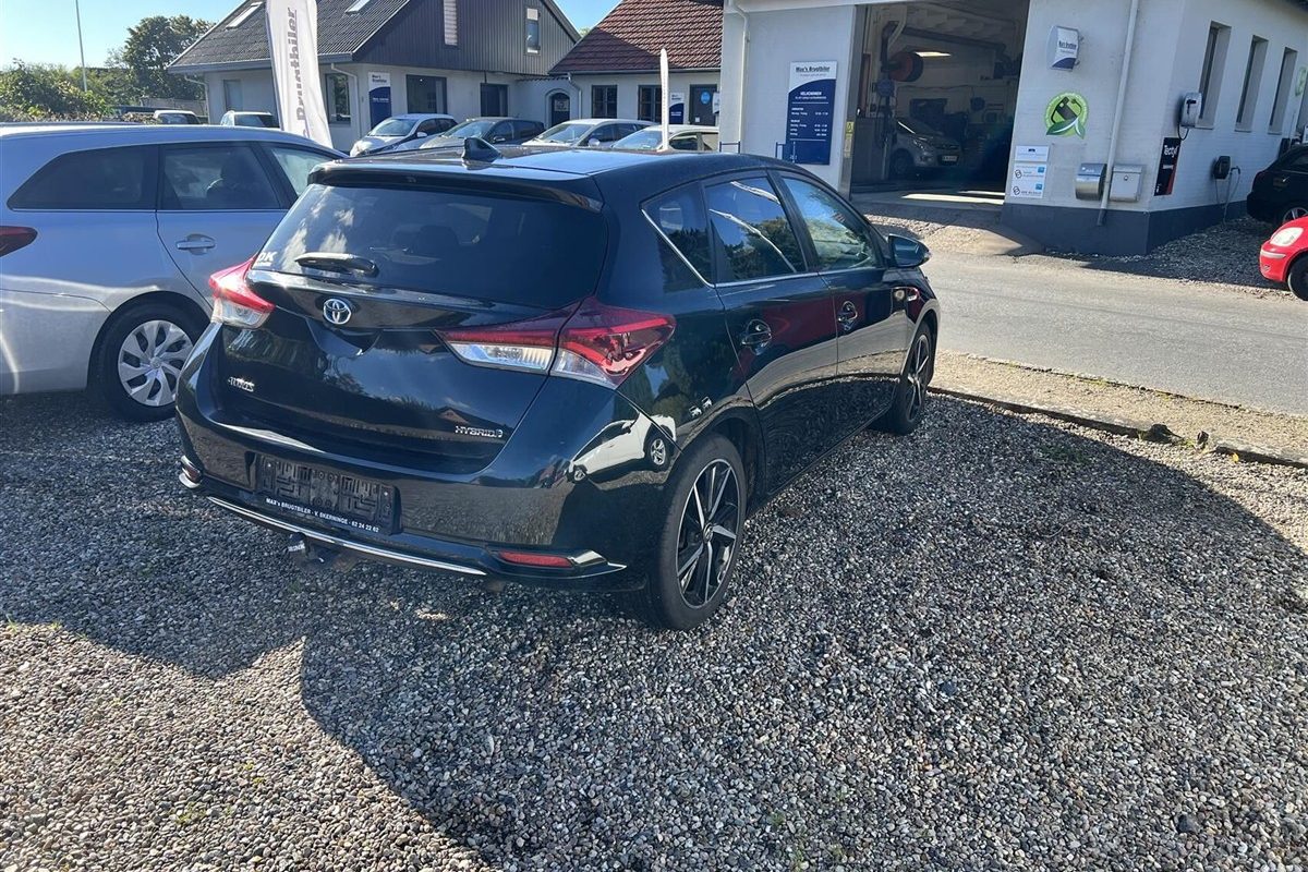 Toyota-Auris-2018-3