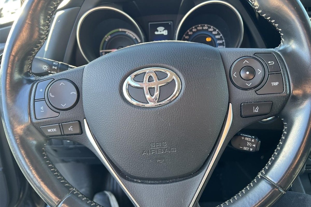 Toyota-Auris-2018-5