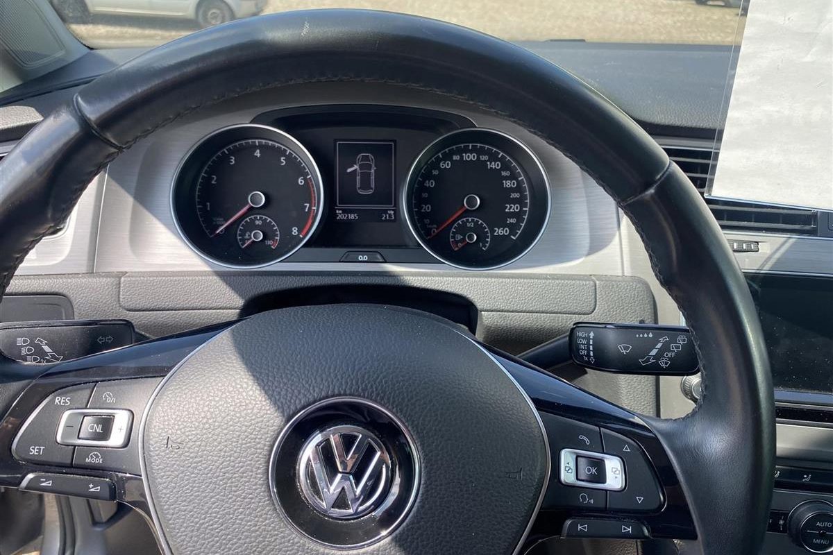 VW-Golf-2015-6
